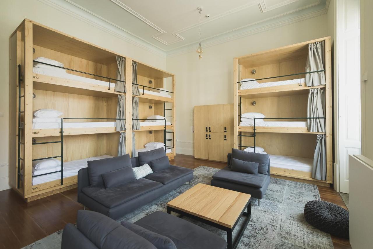 Single Bed Mixed Dormitory Room